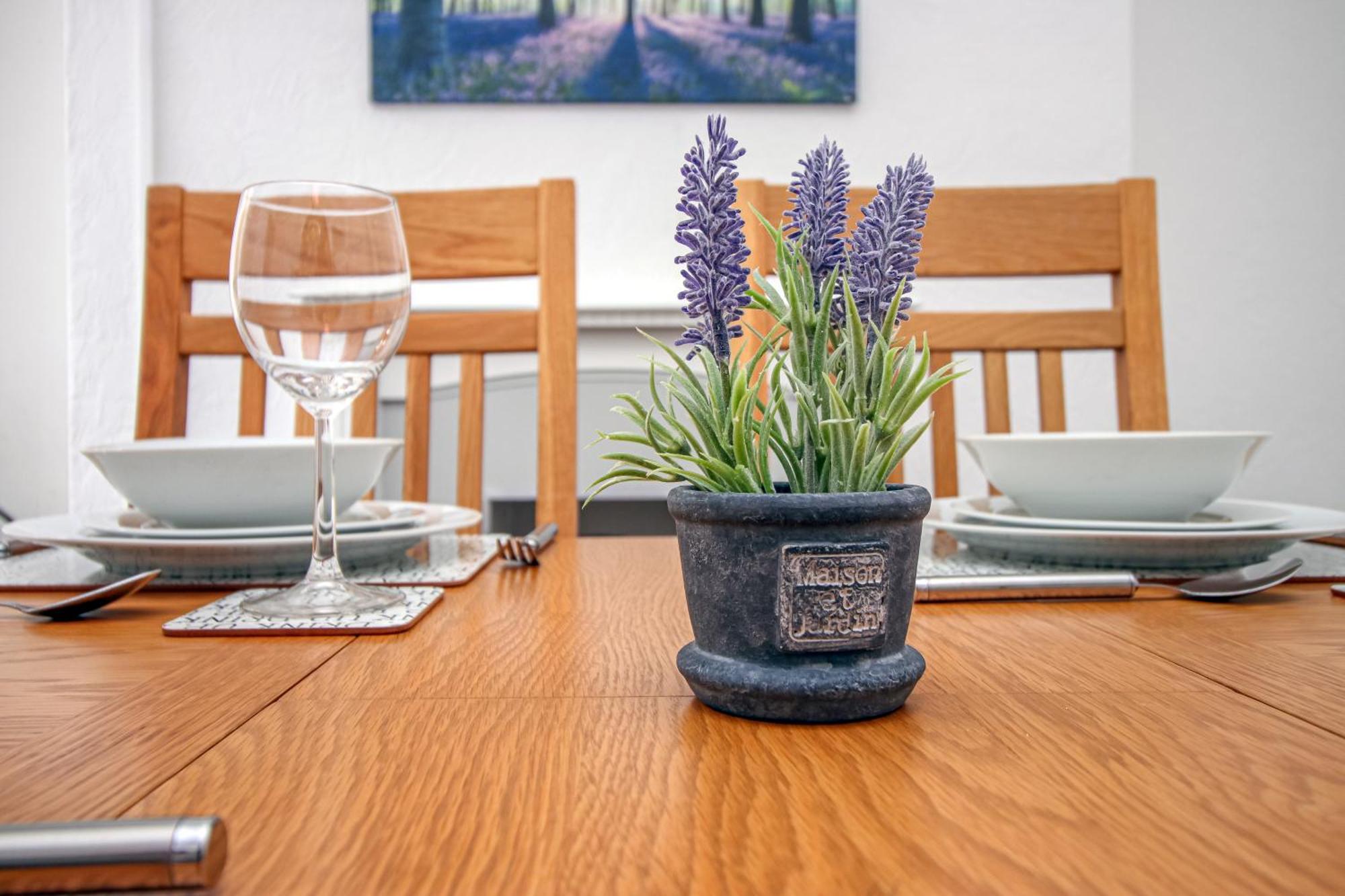 Norton Terrace Charming Home In The Beautiful Afan Forest By Staystaycations Port Talbot Eksteriør billede